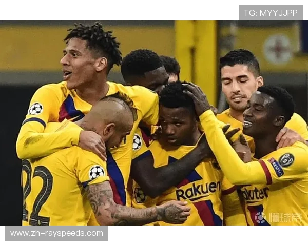 美因茨更衣室庆祝：保级路上关键三分